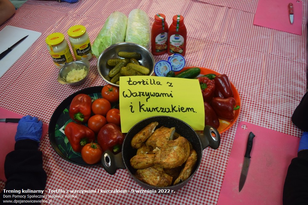 Zdjęcie: Trening kulinarny - Tortilla z warzywami i kurczakiem