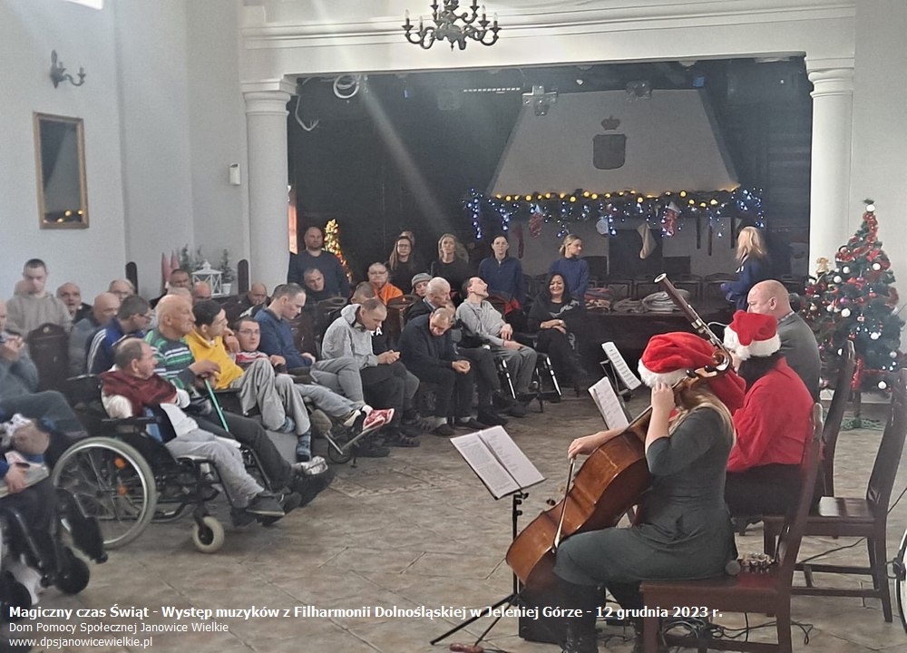 Zdjęcie: Magiczny czas świąt - Występ muzyków z Filharmonii Dolnośląskiej w Jeleniej Górze